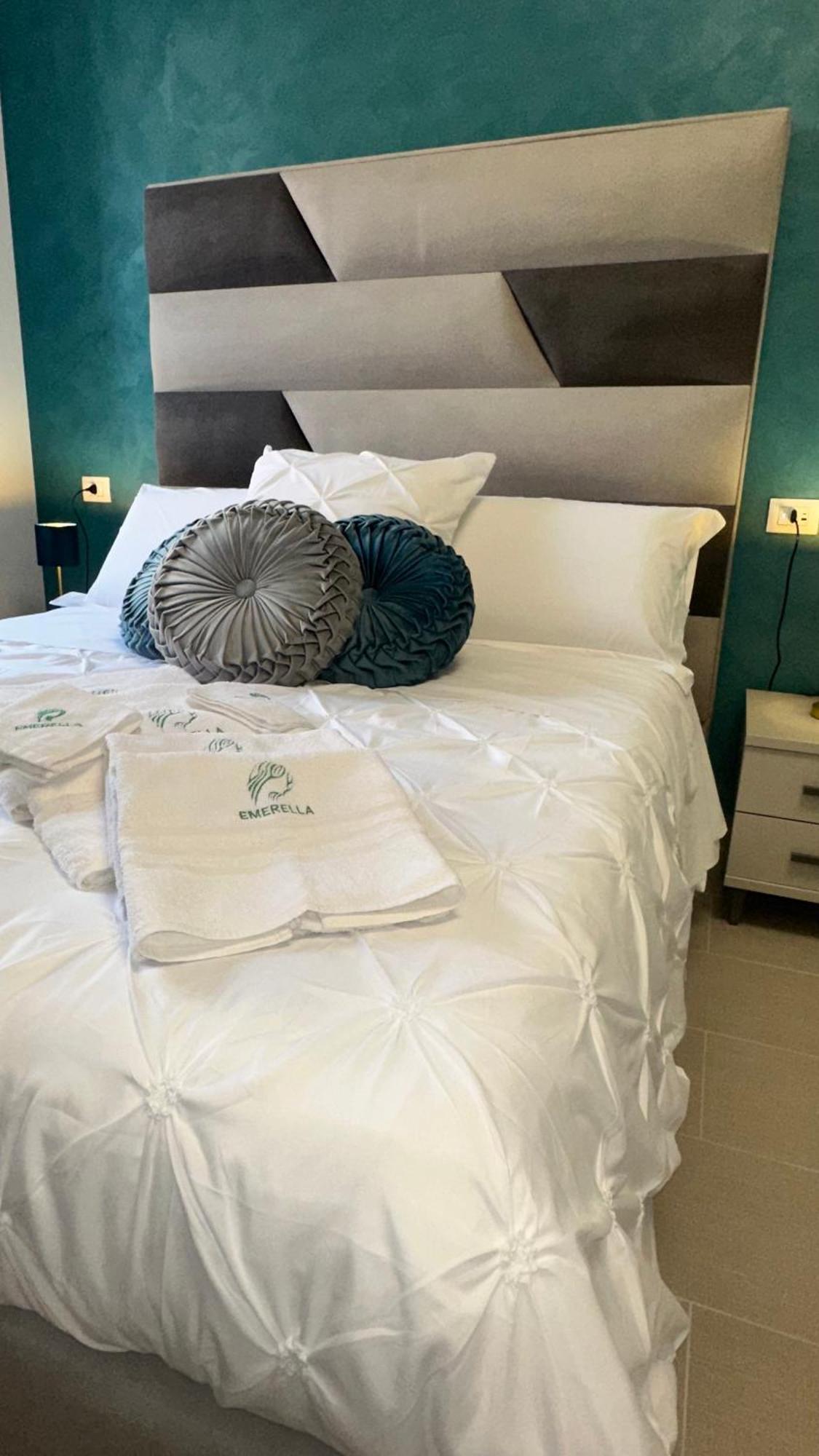 Emerella Luxury Suites-Siderno Lungomare Bagian luar foto