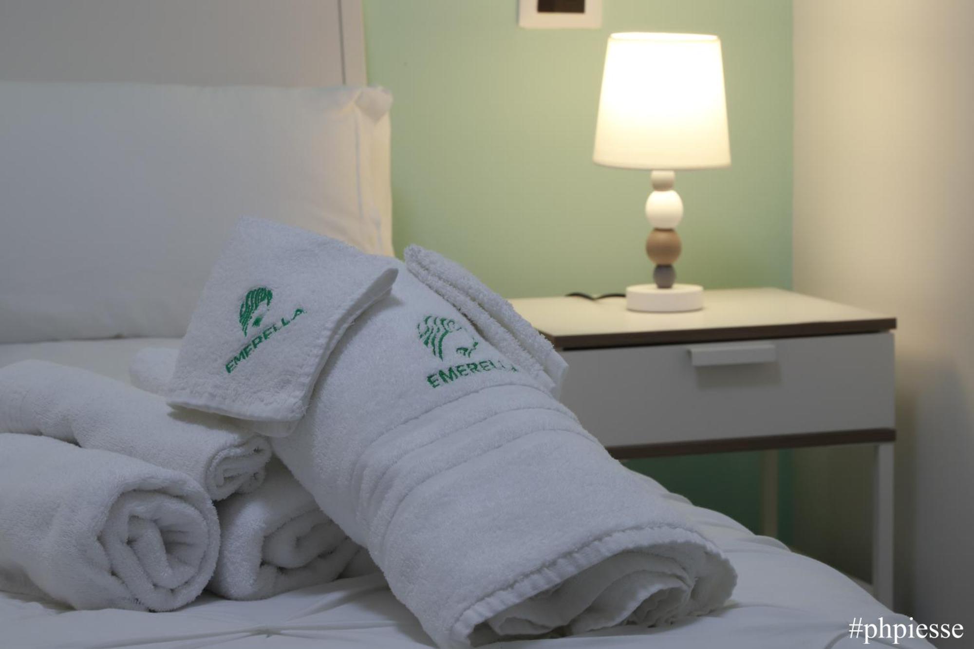 Emerella Luxury Suites-Siderno Lungomare Bagian luar foto
