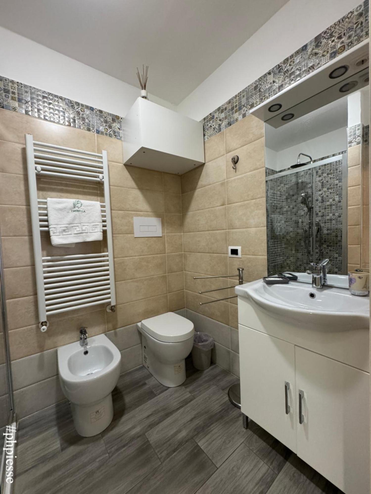 Emerella Luxury Suites-Siderno Lungomare Bagian luar foto