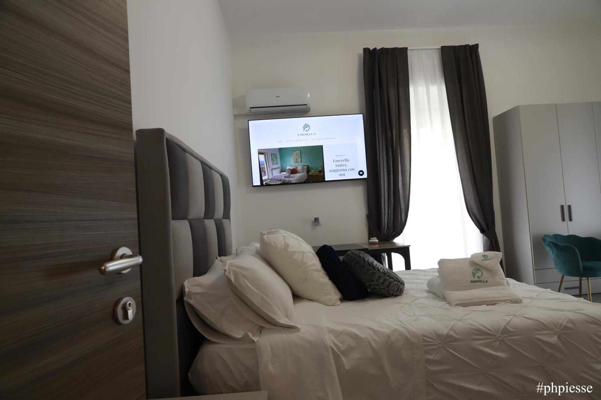 Emerella Luxury Suites-Siderno Lungomare Bagian luar foto